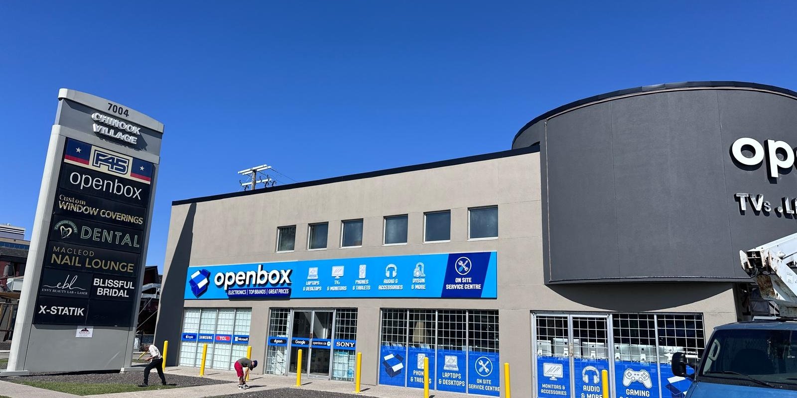 Gadget Rescue storefront in Calgary